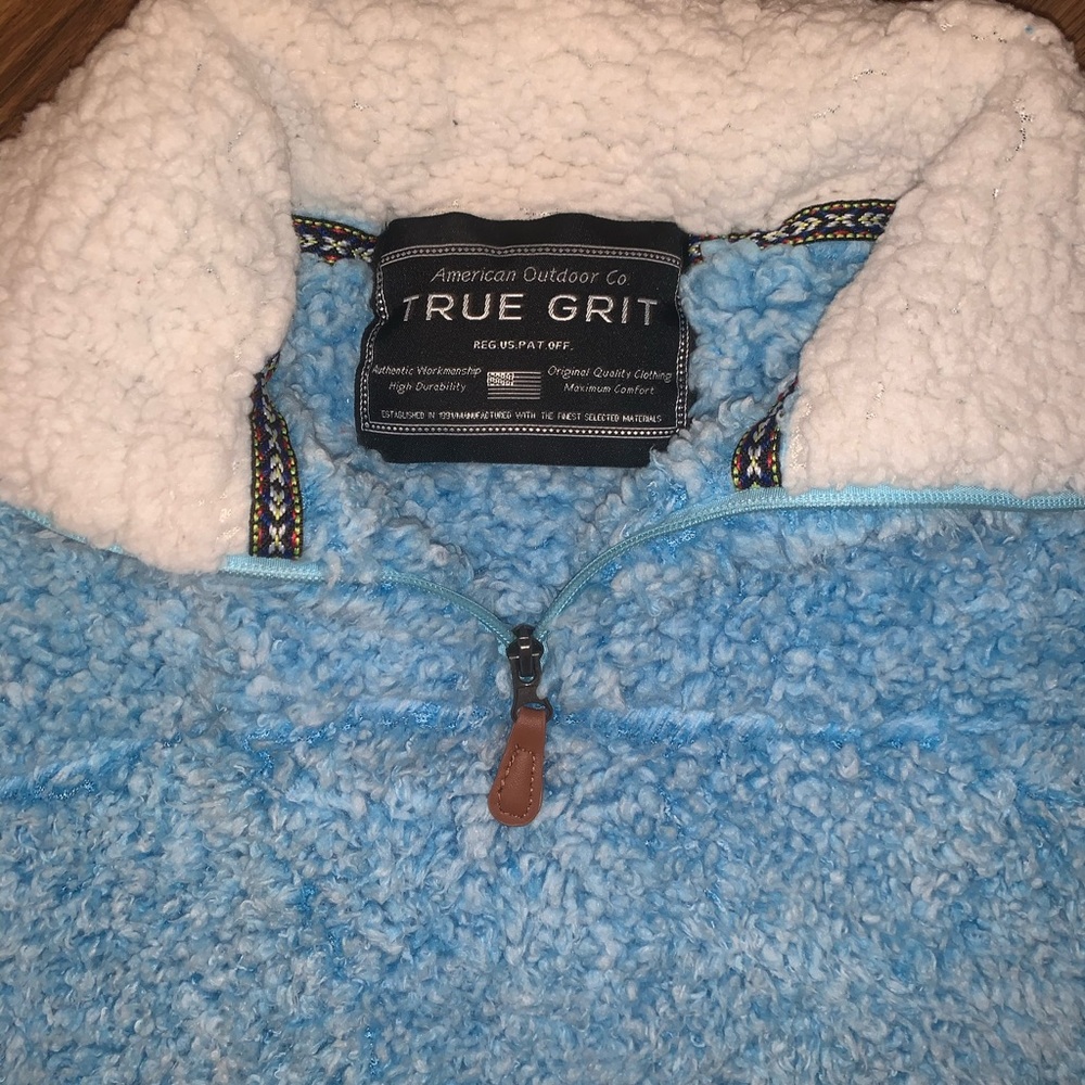 True grit pullover size small - Picture 2 of 3